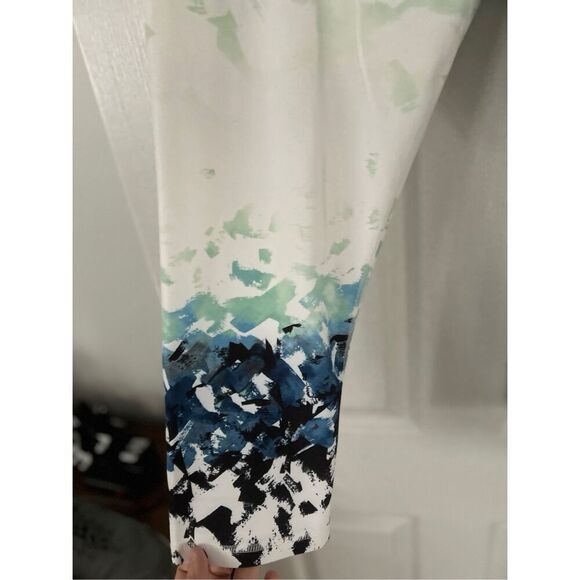 Fabletics XXL Winn Printed PureLuxe Crop Leggings - Picture 3 of 5